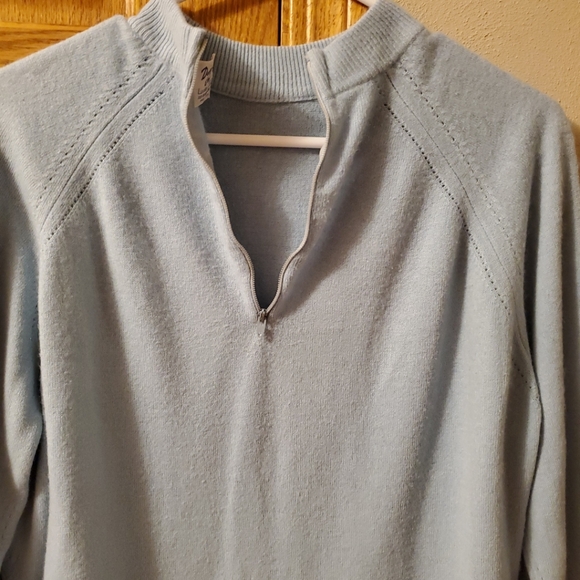 Vintage Designers Originals Women's Light Blue Medium Luxelon Sweater - Picture 5 of 5